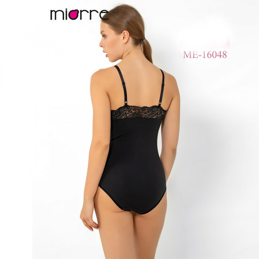 Памучно боди с тънка презрамка и дантела 16048