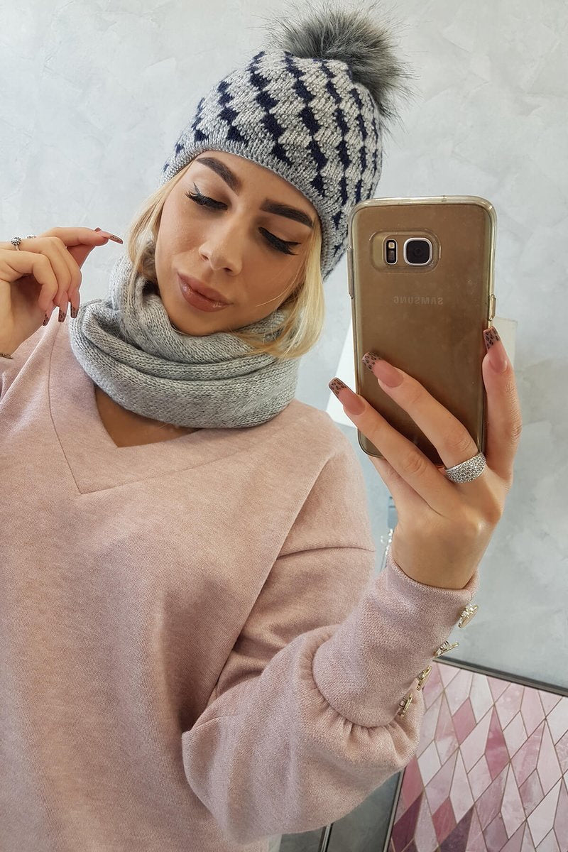 Дамски комплект с шапка и шалче