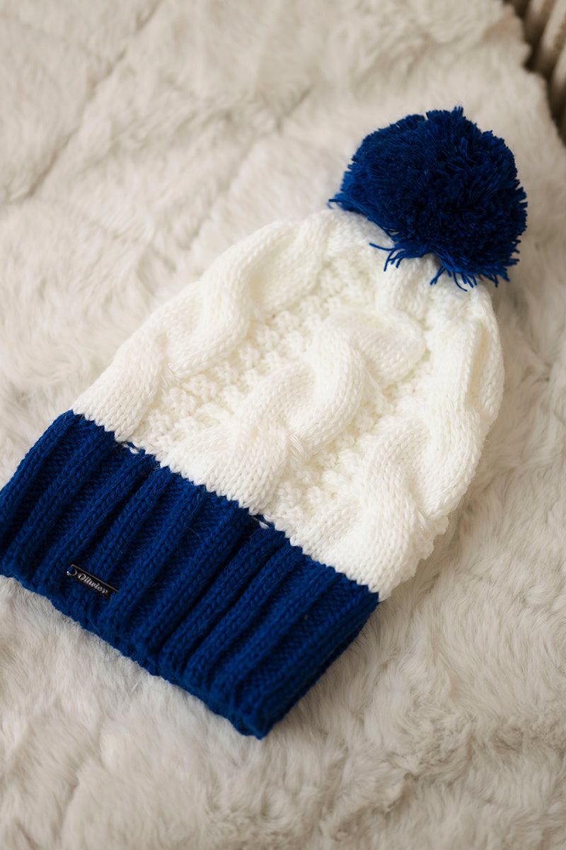 Зимна шапка с помпон и полар