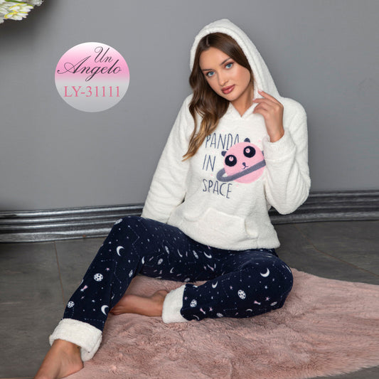 Дамска пижама с дълъг ръкав и качулка 31111