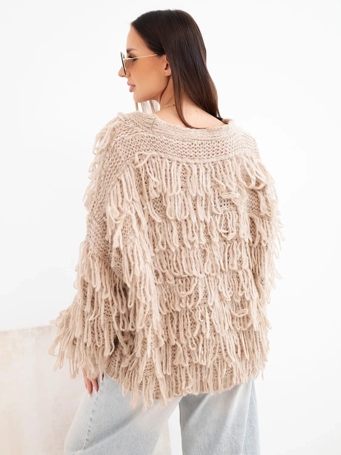 Свободен кардиган с ресни и декоративни копчета