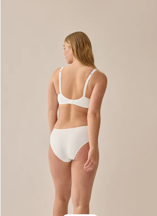 Сутиен с оформени чаши без банели NATURANA 5519