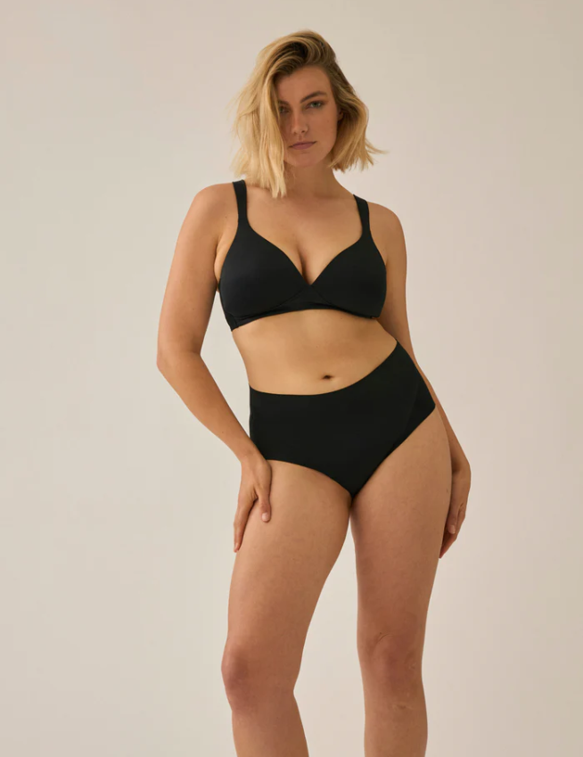 Сутиен с оформени чаши без банели NATURANA 5519