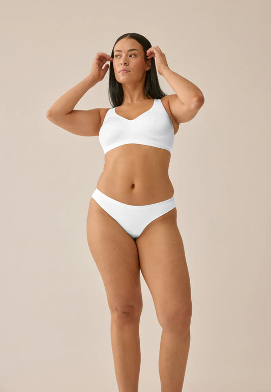 Сутиен без банели, изработен от лек материал NATURANA 5683 - бяло