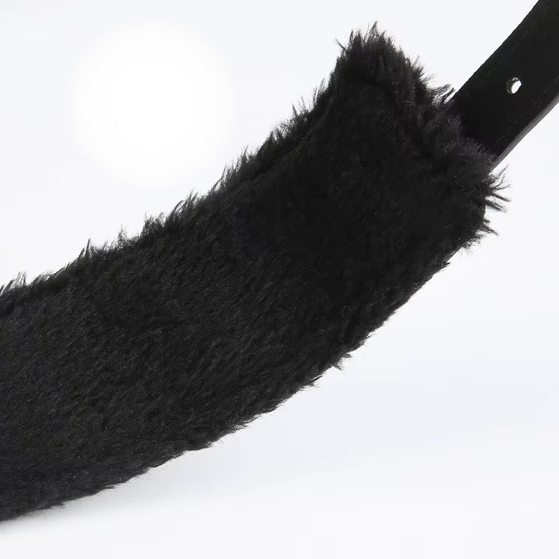 BDSM комплект с меки белезници и кожен камшик LT-6025-2