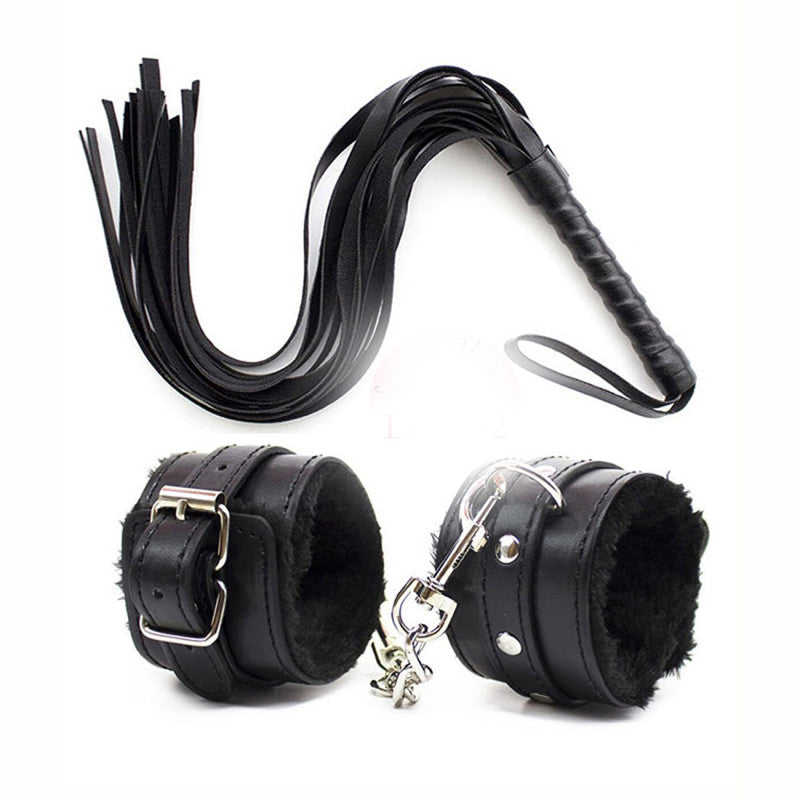 BDSM сет с белезници и камшик LT-6032-2