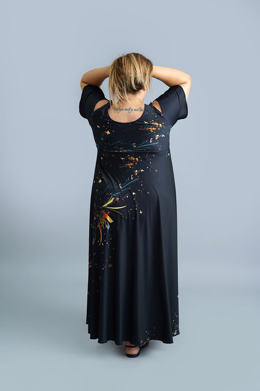 Дълга черна рокля с къс ръкав Танита