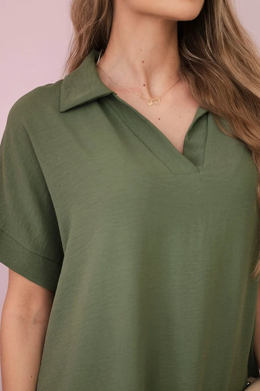 Рокля с V-образно деколте и яка ИТ-33