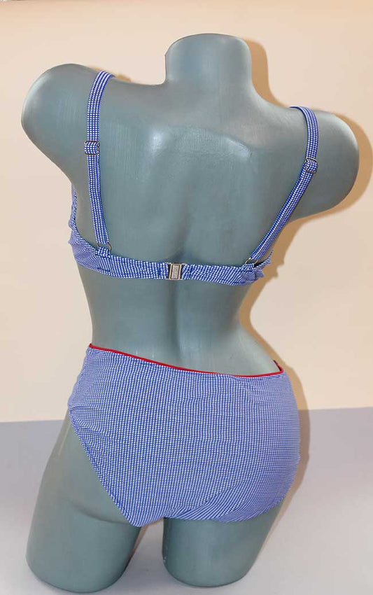 Дамски бански две части на чашка D Лариса