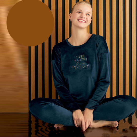 Плюшено домашно облекло от кадифе PI-4200-57