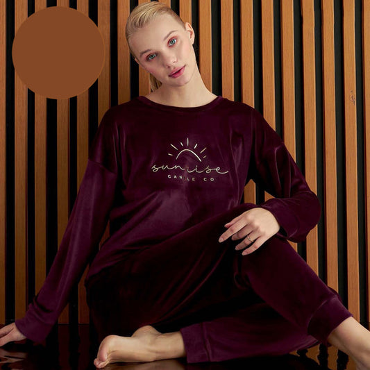 Кадифен дамски комплект с дълъг ръкав 4200-8