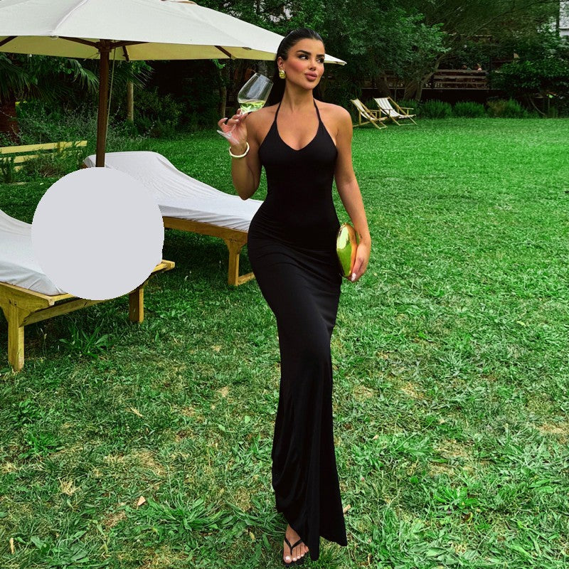 Вечерна черна рокля с гол гръб EO-0987