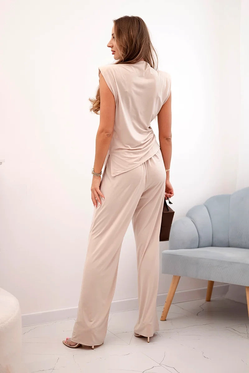 Елегантен дамски комплект с широки панталони и блуза с волани ART10064