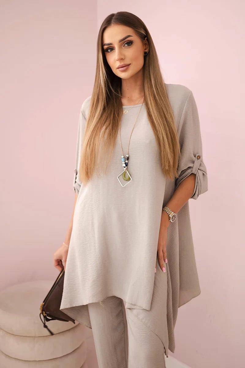 Комплект от блуза с панталон и висулка 1025A