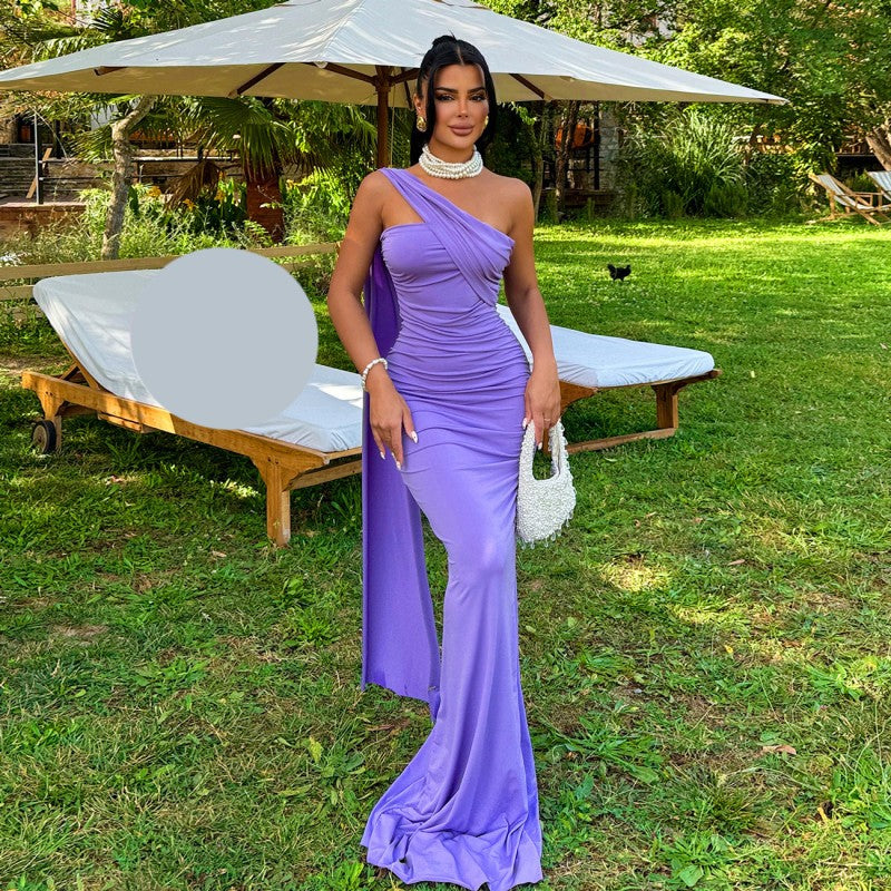 Дълга рокля с голи рамене и цепка EO-1181