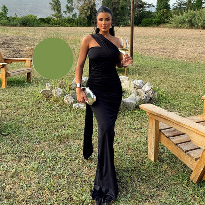 Дълга рокля с голи рамене и цепка EO-1181