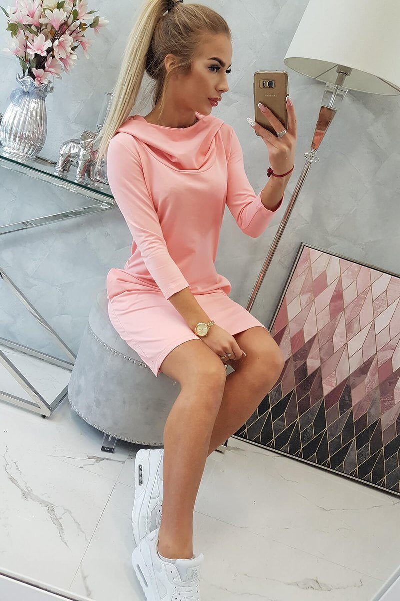 Рокля с качулка и джобове