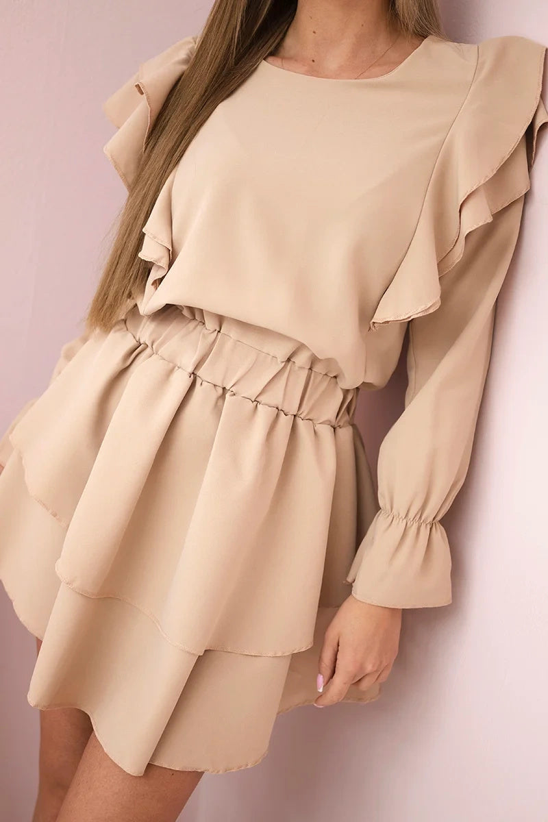 Рокля с вертикални волани и еластична талия