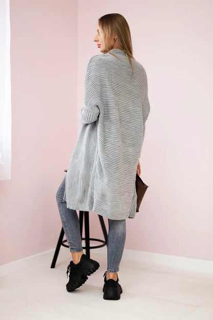 Светър с прилепени ръкави