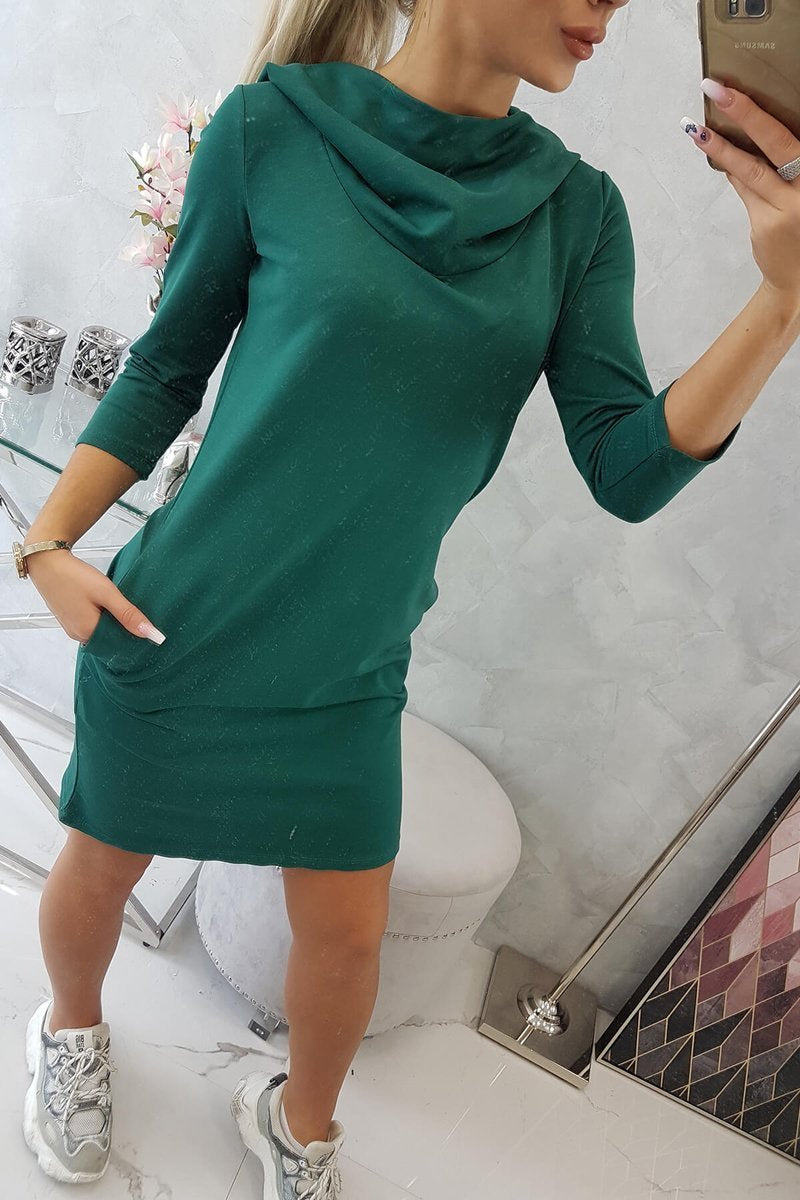 Рокля с качулка и джобове