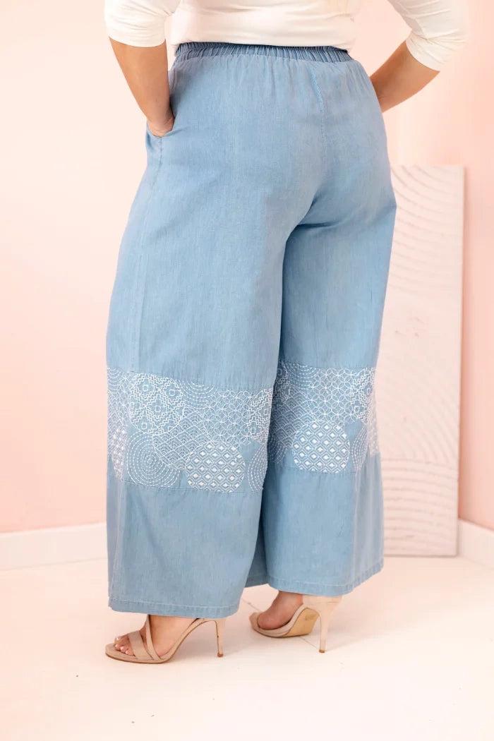 Дамски панталон Plus Size с широки крачоли 1870