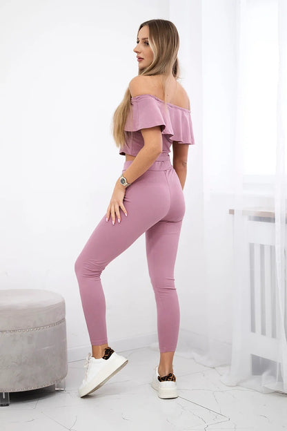 Комплект с блуза с волан и панталон