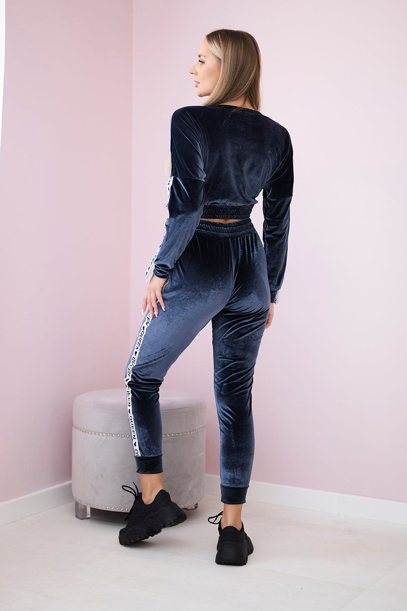 Велурен комплект с надпис Queen