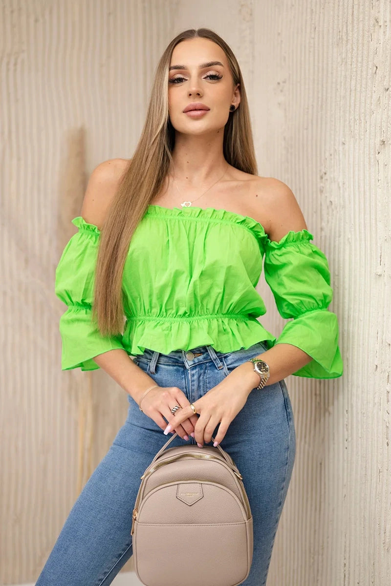 Блуза с открити рамене и волани