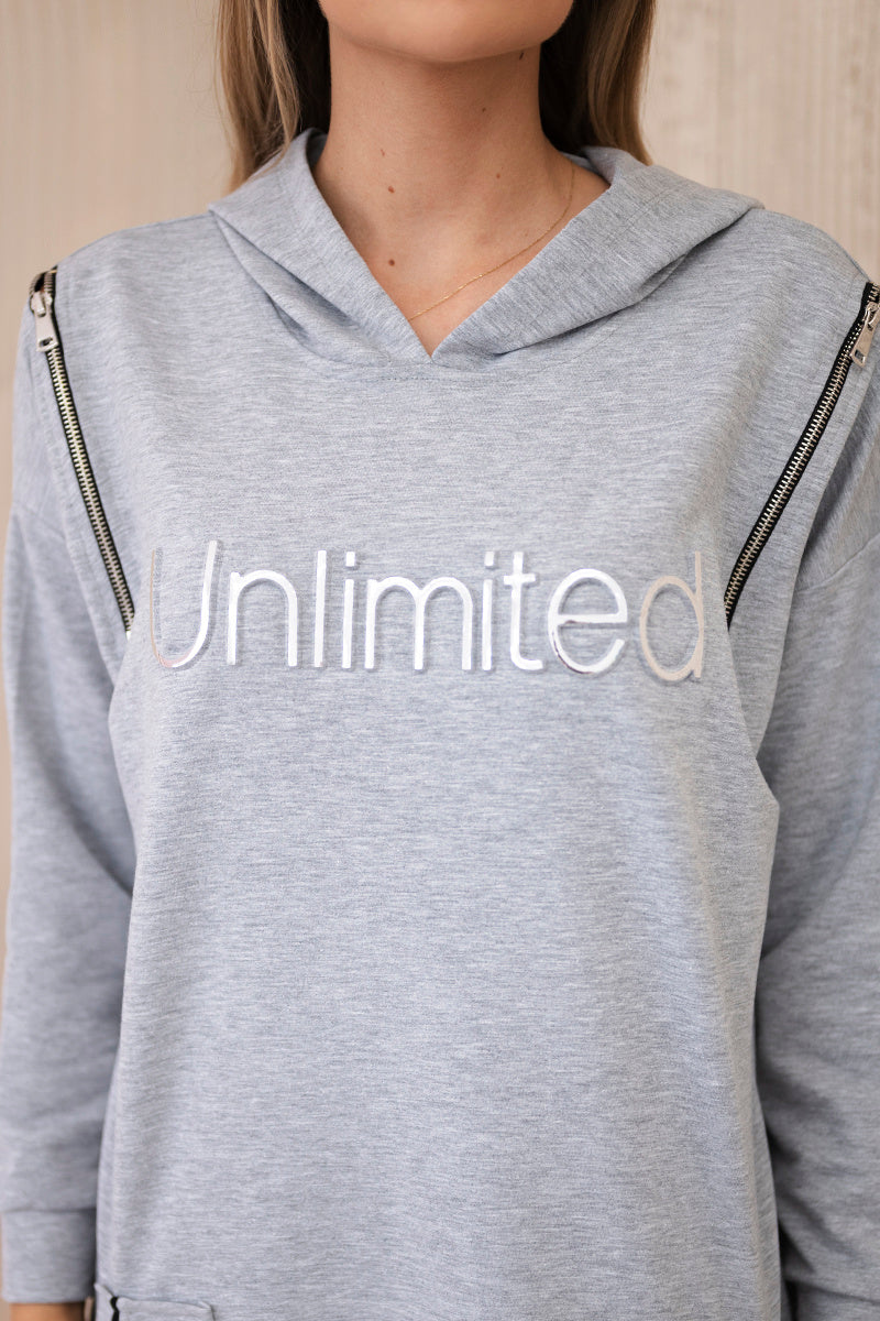 Рокля с надпис unlimited с цип