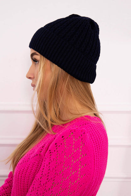 Тънка плетена шапка с подгъв