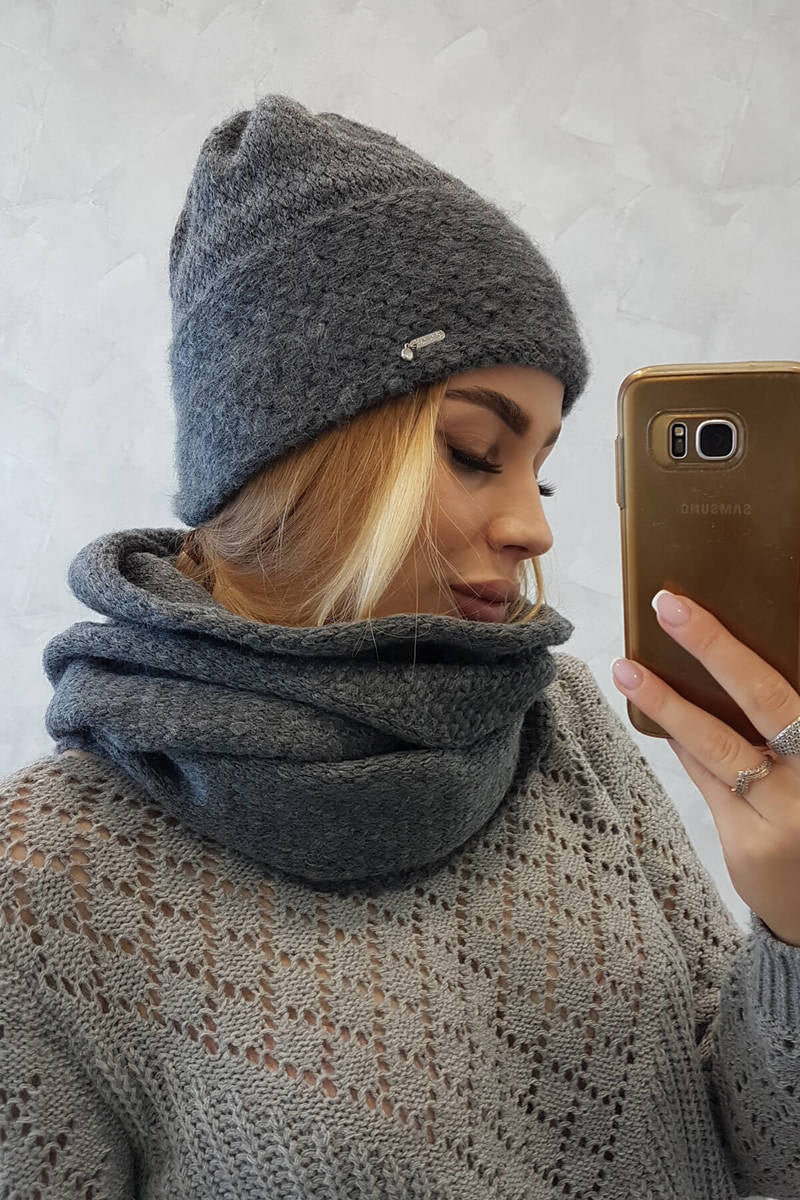 Комплект шапка и яка от мохер