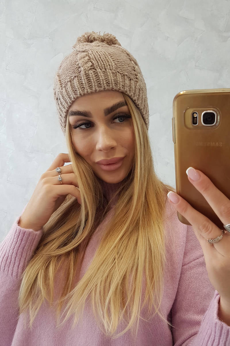 Зимнa шапка с помпон и полар