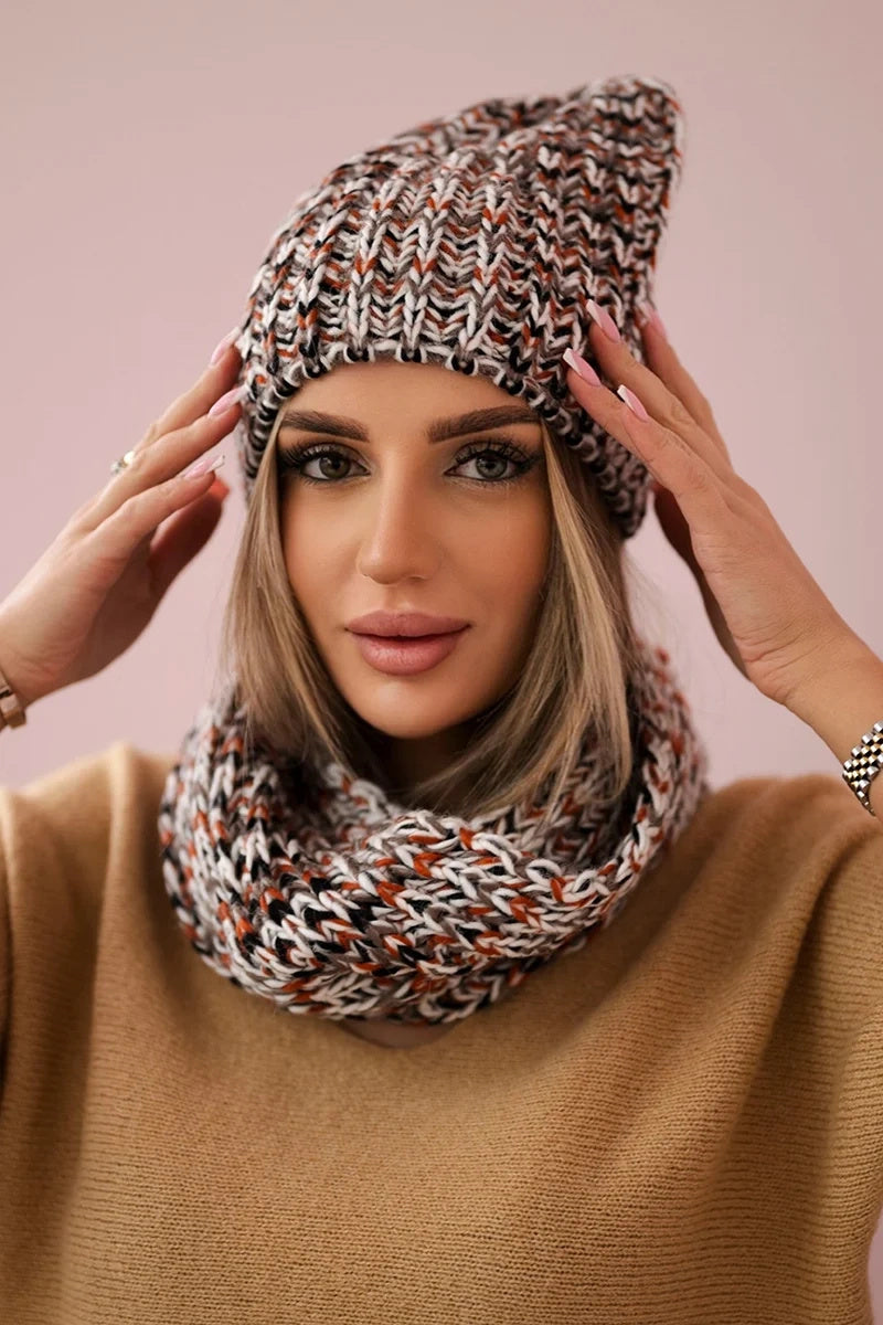 Комплект с шапка и яка от полиестер