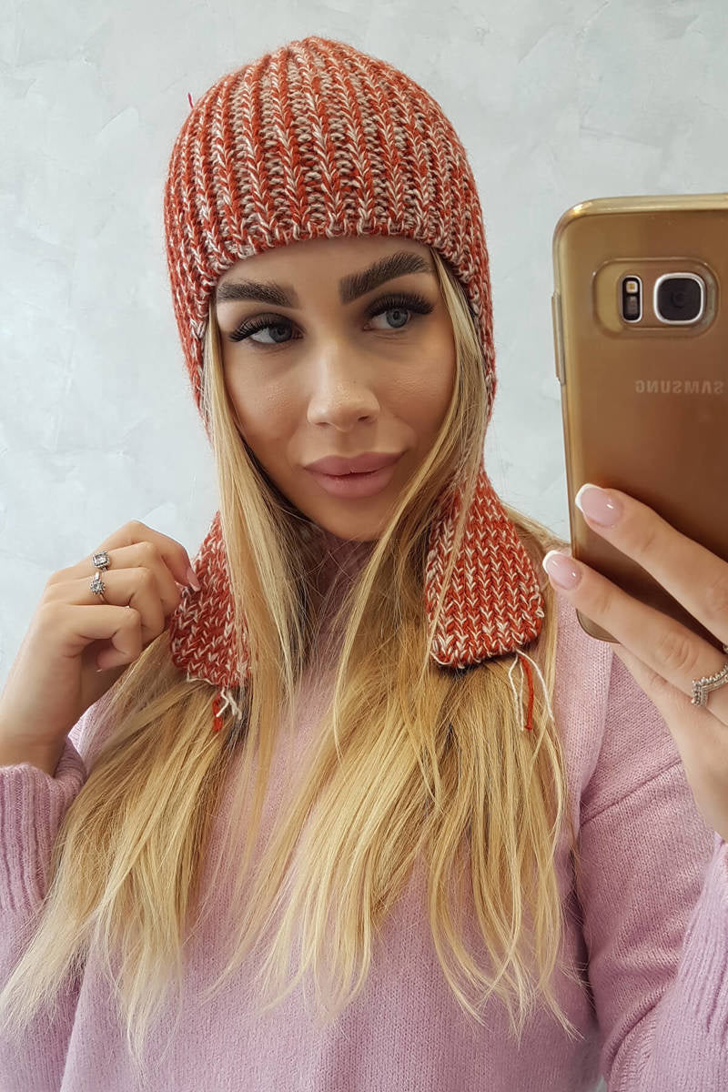 Дълга зимна шапка с уши