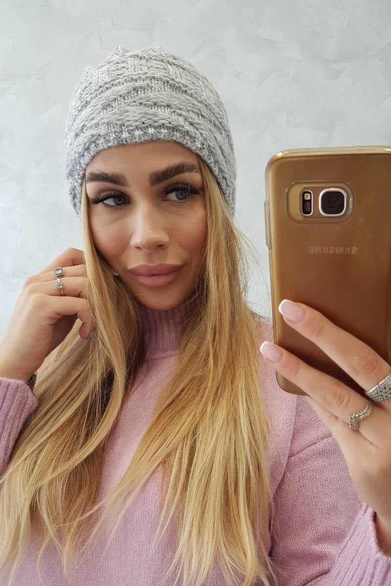Зимна шапка с поларена подплата