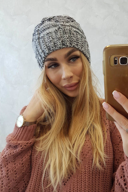 Шапка с поларена подплата