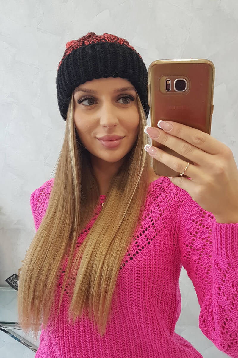 Плетена шапка с помпон