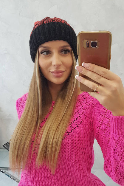 Плетена шапка с помпон