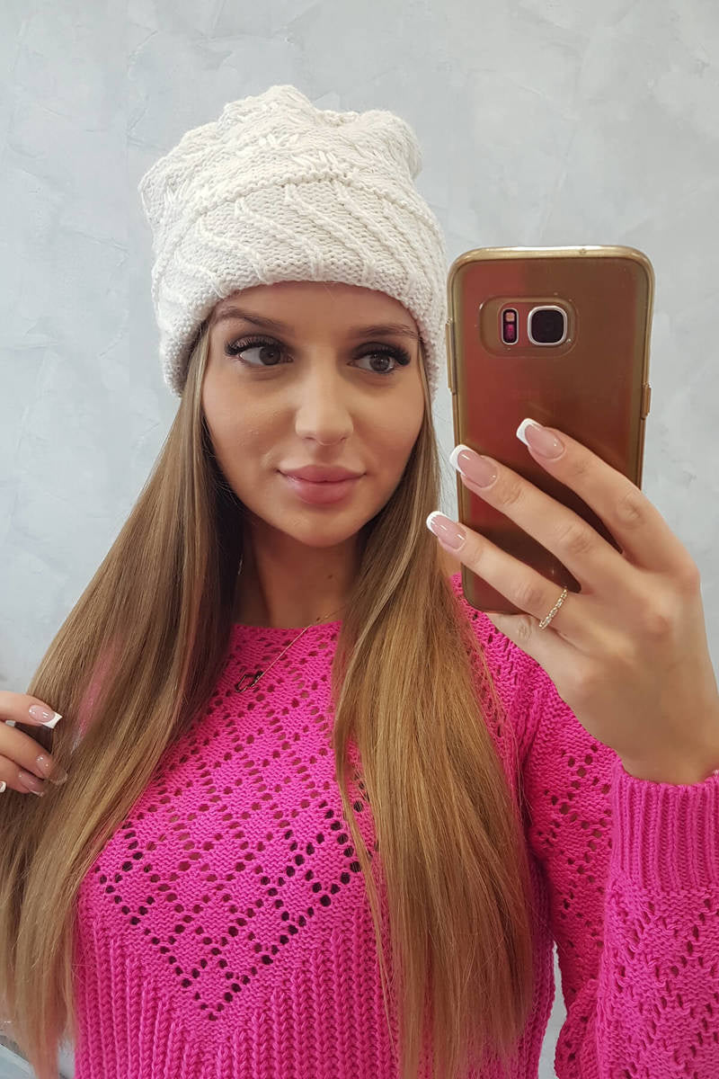 Зимна шапка с класическа шарка