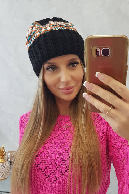 Зимна шапка с класическа шарка