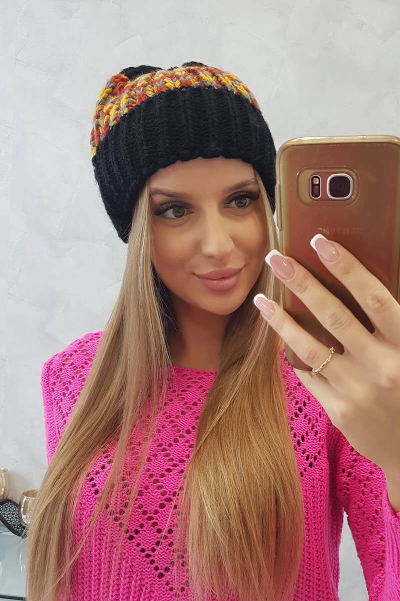 Зимна шапка с класическа шарка