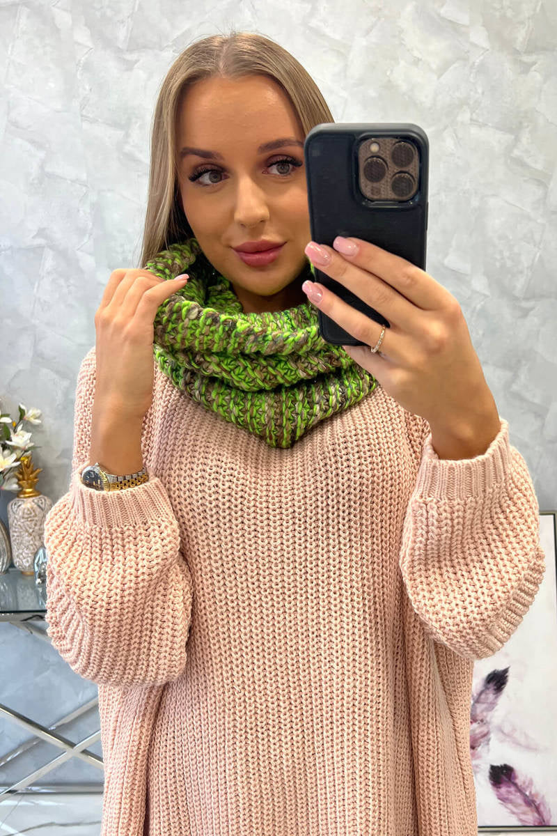 Дълга вълнена яка с качулка
