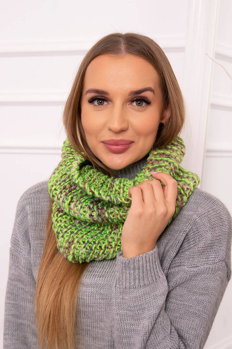 Дълга вълнена яка с качулка
