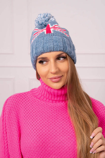Зимна шапка с помпон