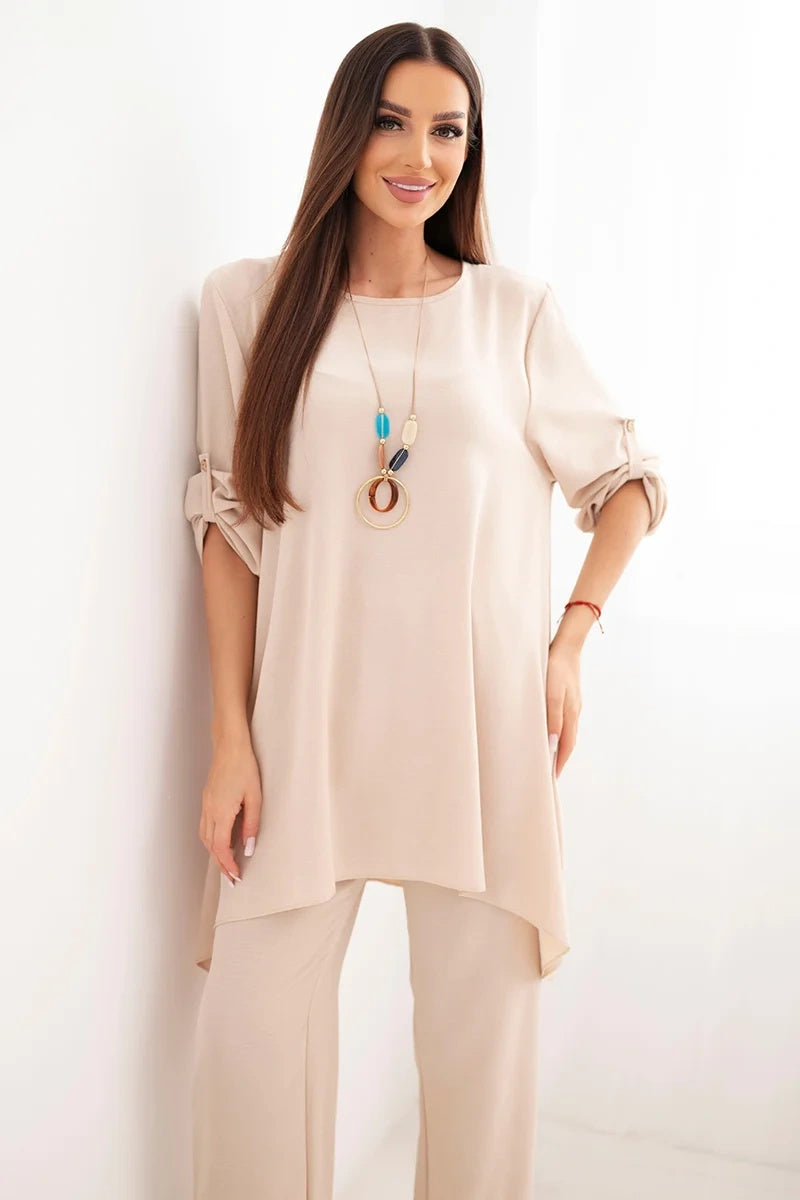 Комплект с блуза и панталон с висулка