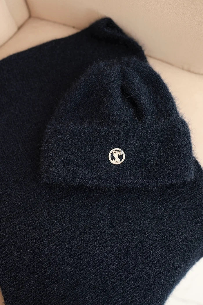 Комплект шапка и шал от мек плетива