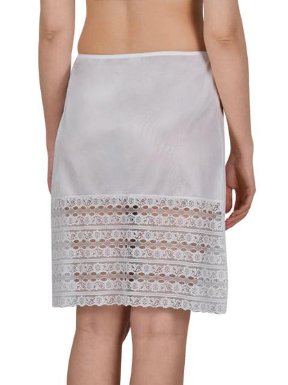 Подплата с красиви дантелени елементи NATURANA 3609