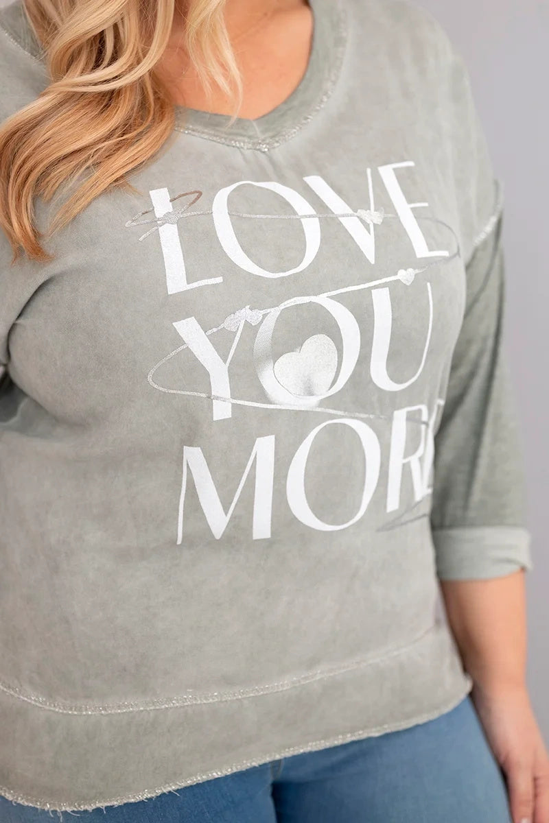 Дамска блуза с надпис Love You More и V-образно деколте