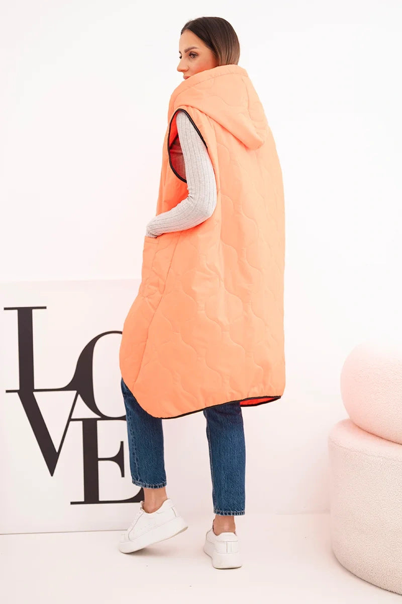 Килтирано дамско жилето с качулка и цип
