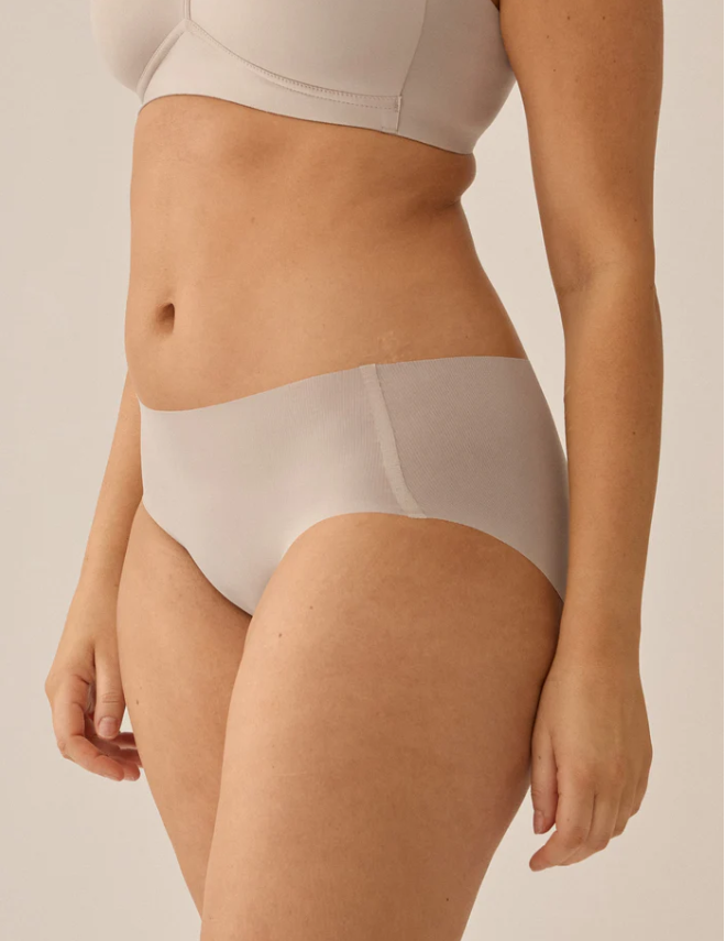 Фини лазерно рязани бикини NATURANA 4007